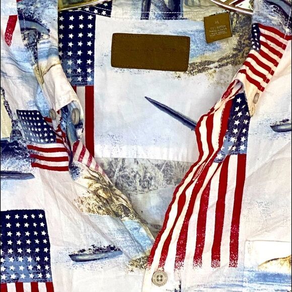 Men’s Clear Water Outfitters shirt - Picture 2 of 3